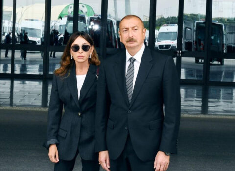 İlham Əliyev və Mehriban Əliyeva Kəlbəcər şəhərində təməlqoyma mərasimində iştirak ediblər