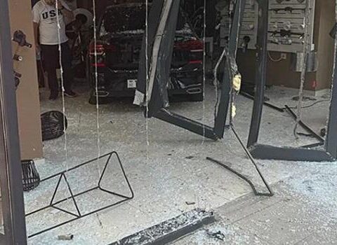 Bakıda “Hunday” mağazaya girdi