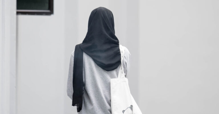 Şagirdlərə hicabla yeni qadağa OLACAQ