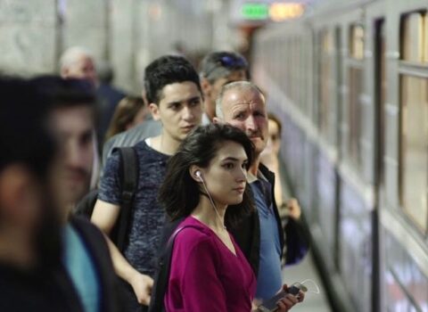 Metroda turniketlərdə problem var? – Vətəndaş “pisdir”, qurum “yaxşıdır” deyir