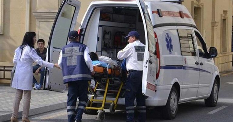 Qəbələdə ağır qəza – Sürücü yaralandı, 11 yaşlı oğlu öldü