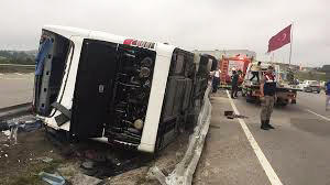 Mikroavtobus qəzaya düşdü: 3 ölü, 18 yaralı