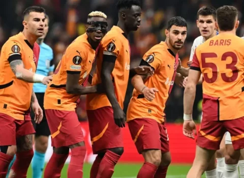 “Qalatasaray” daha bir ulduzu heyətinə qatıb — FOTO