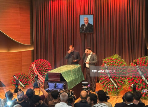Xalq artisti Arif Babayevlə vida mərasimi keçirilir