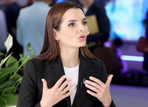 Yevgeniya Qutsula hökm oxundu