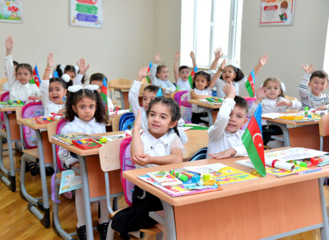 Məktəblilərə ŞAD XƏBƏR: Artıq dərsə piyada yox, bu cür gedəcəksiniz…