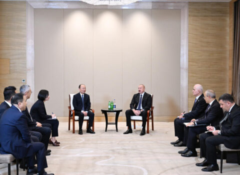 Prezident Tiencin şəhərində Mo Dinqqı ilə görüşüb – FOTO