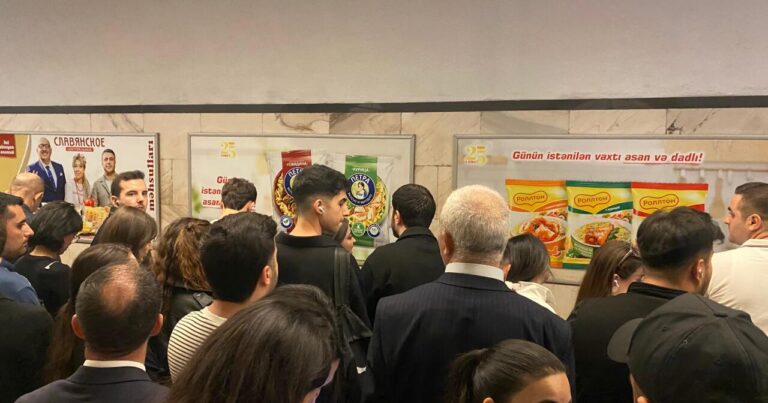 Metroda sıxlıq yarandı – Qatarlar yubanır – FOTO