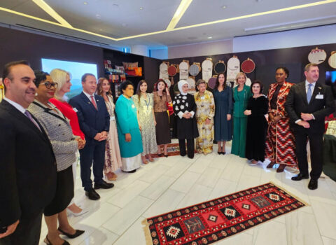 Leyla Əliyeva və Arzu Əliyeva Nyu-Yorkda sərgidə iştirak ediblər – FOTO