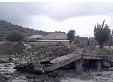 Balakəndə sel körpünü dağıtdı