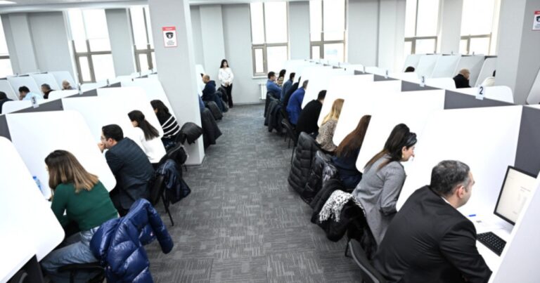 Hakimliyə namizədlər üçün test imtahanı keçirildi