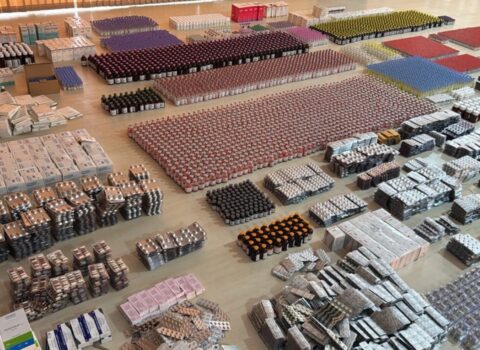 Türkiyədən gələn yük maşınında çoxlu dərman tapıldı