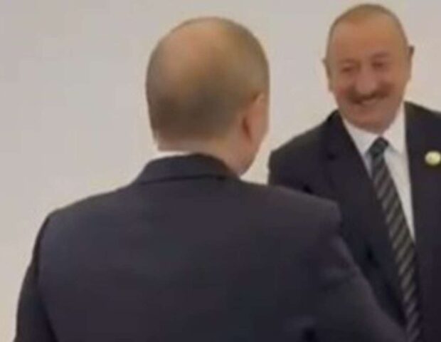 İlham Əliyev və Vladimir Putin salamlaşdı – VİDEO
