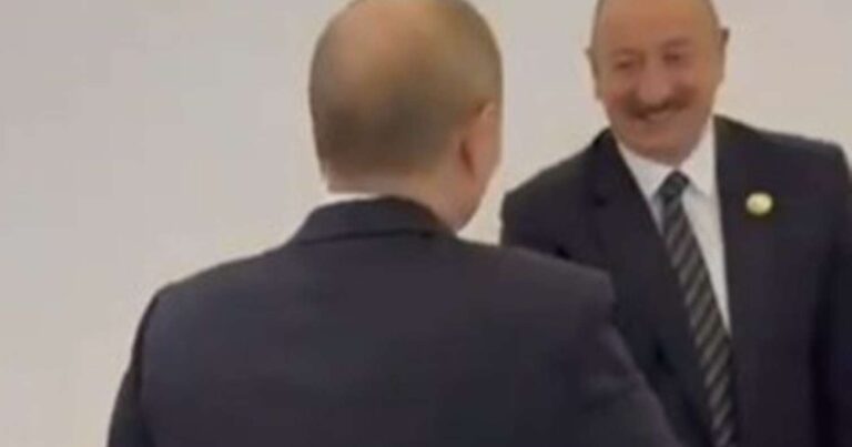 İlham Əliyev və Vladimir Putin salamlaşdı – VİDEO