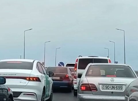 Sumqayıt-Saray yolunda bitməyən tıxaclar: təmir nə vaxt başa çatacaq?