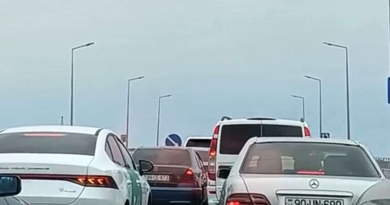 Sumqayıt-Saray yolunda bitməyən tıxaclar: təmir nə vaxt başa çatacaq?