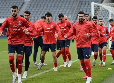 “Uşaqların oynadığı stadionları ləğv edib yerində şadlıq evləri tikmişik”