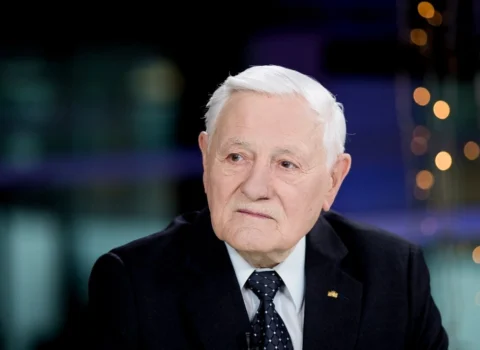 98 yaşlı sabiq prezident xəstəxanalıq oldu