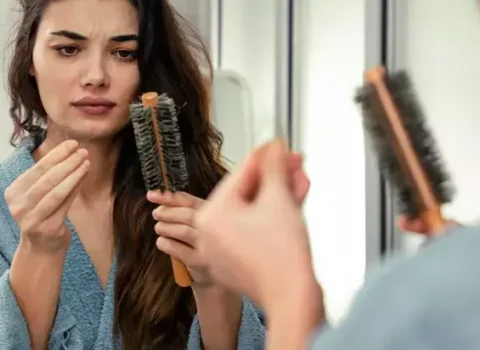 Hər payız eyni kabus! Bu üsulla saç tökülməsinə SON