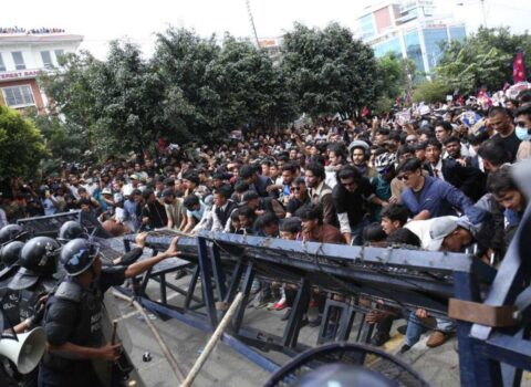 Nepalda ordunun qoşun yeritməsi ilə xaos güclənir — FOTO/VİDEO