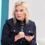 Zaxarova: Ermənistanın daxili işlərinə qarışmayacağıq