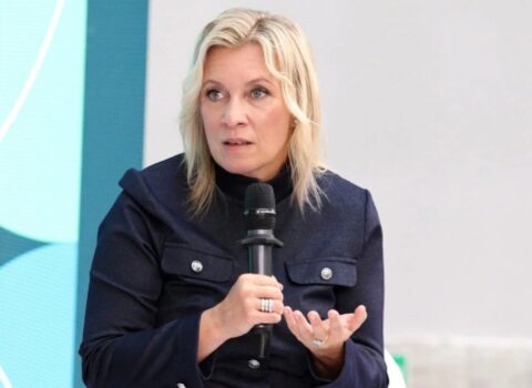 Zaxarova: Ermənistanın daxili işlərinə qarışmayacağıq