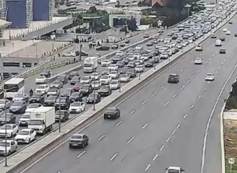 Bakının bir sıra yollarında tıxac yarandı