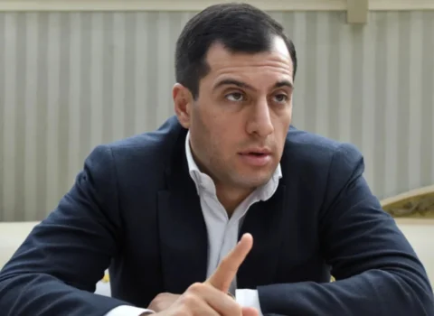 Ermənistan vətəndaşı Rusiyada məhkəmə zalından qaçıb