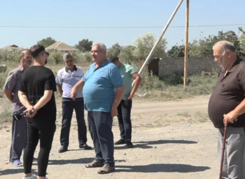 Bu kəndin sakinləri qazsız qalıb, təzək yandırır — VİDEO