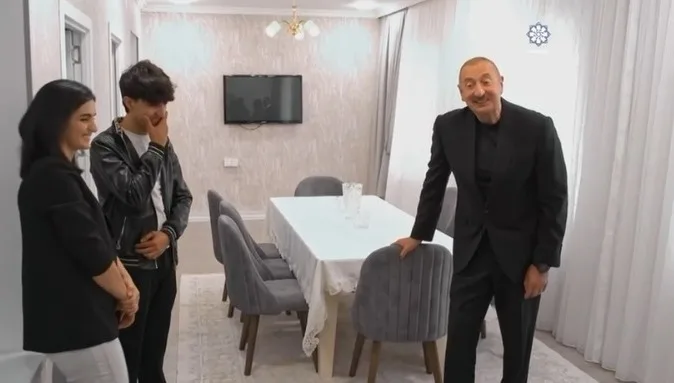 Azyaşlıdan Prezidentə: “Ay İlham baba…” – VİDEO