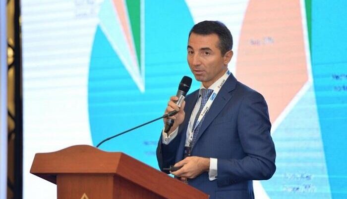 Adnan Əhmədzadənin vəkili ilə bağlı şok fakt – Məmurdur