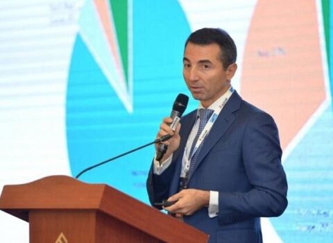 Adnan Əhmədzadə dözümlülük göstərir — Vəkil