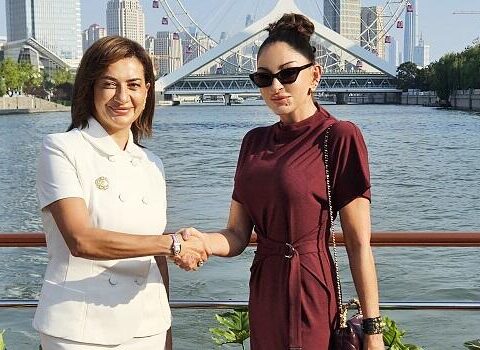 Mehriban Əliyeva və Anna Akopyan gəmi gəzintisində