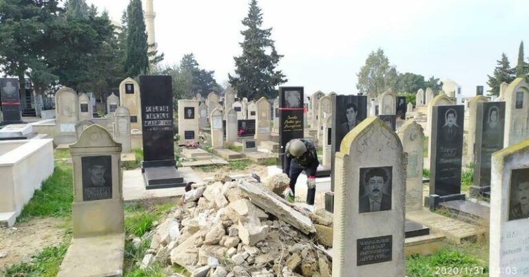“Qəbirlərin üzərində bu məlumatlar olmalıdır, şəkillər isə… – İlahiyyatçı