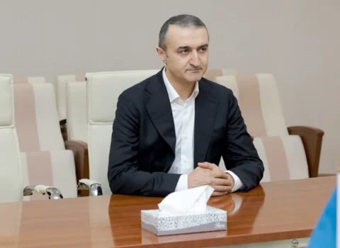 Həkim kimi adı siyahıda olmadı: bu yola əl atdı – FOTOLAR