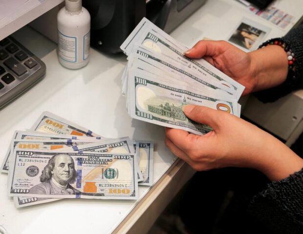 Banklar bu dollarları almır – FOTO