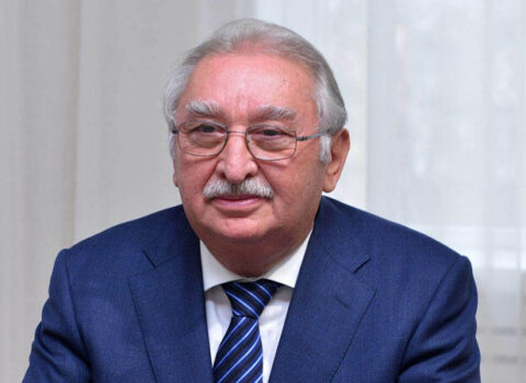 İşə çıxmıram, universiteti uşaqlar idarə edir – Rektor