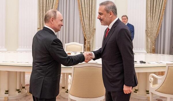 Fidanın Putinlə ayaqüstü söhbəti diqqət çəkdi – Video