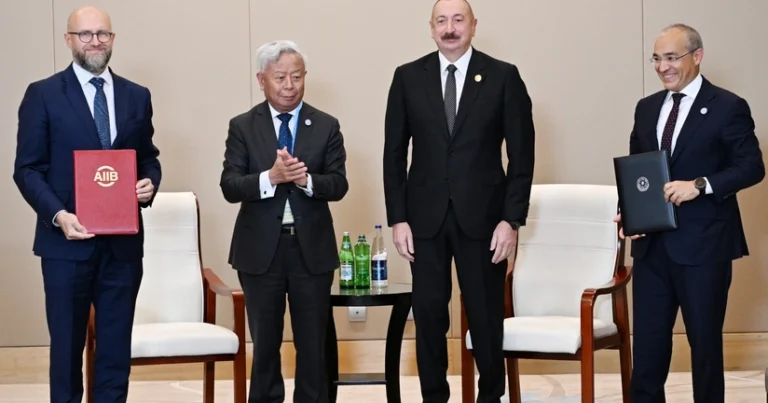 Azərbaycan və AİİB imzaladıqları birgə bəyannaməni mübadilə edib Azərbaycan və AİİB imzaladıqları birgə bəyannaməni mübadilə edib