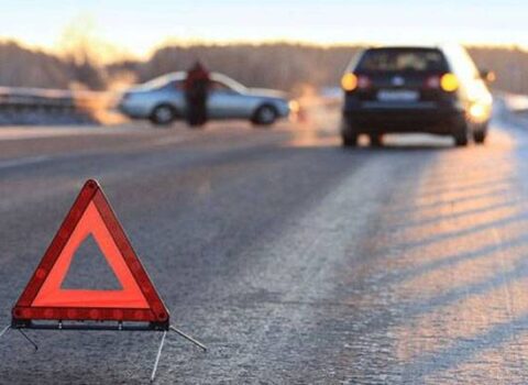 Gəncədə iki avtomobil toqquşdu: 4 nəfər xəsarət aldı