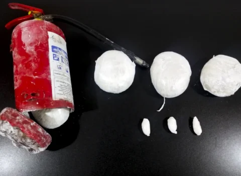 Gömrükçülər 2 kiloqram metamfetamin aşkar etdi