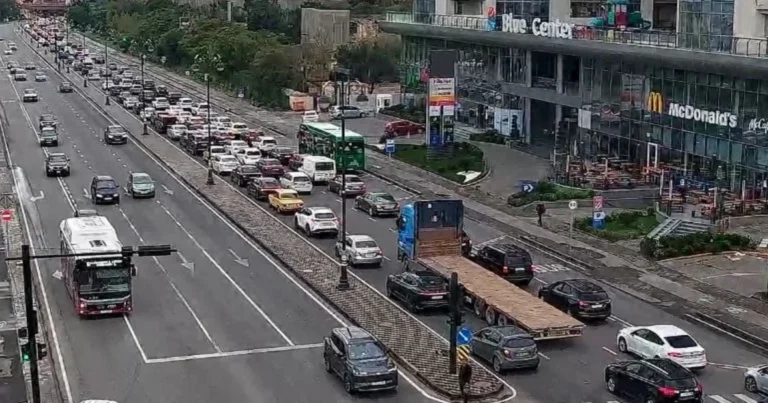 Bakının bu küçələrində sıxlıq var — SİYAHI