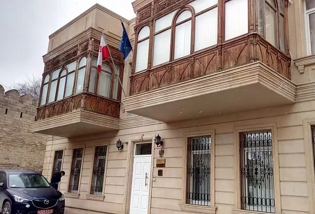 Rusiya raket atdı: Polşa səfirliyi zərər gördü