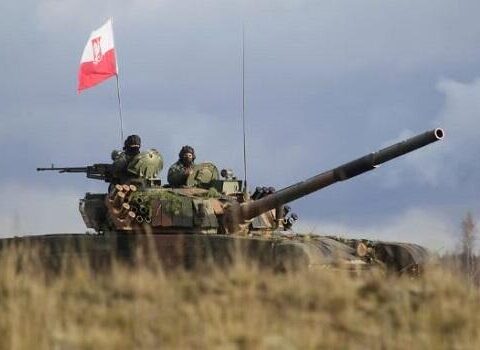 Polşa hərbi texnikaları Belarus sərhədinə göndərdi