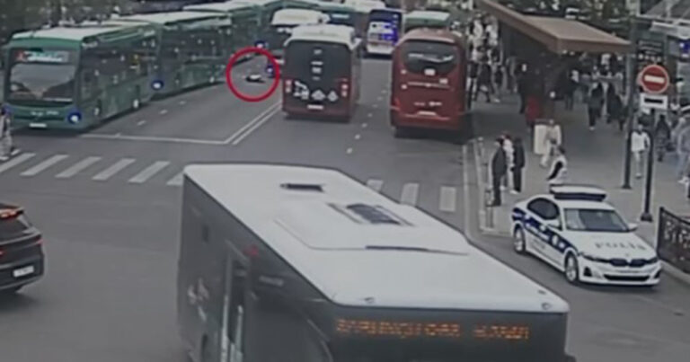 “28 May”da avtobus qadını vurdu – ANBAAN VİDEO