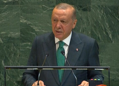 “Əziz qardaşım İlham Əliyevi təbrik edirəm”