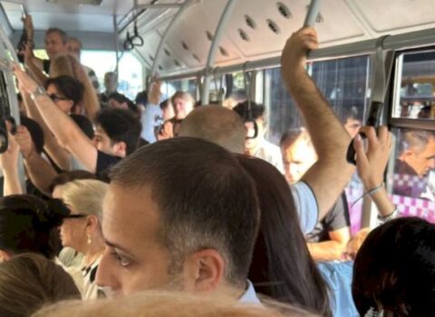 Bakıda avtobusda kondisioner işləmədiyi üçün sərnişinin ürəyi getdi – AÇIQLAMA