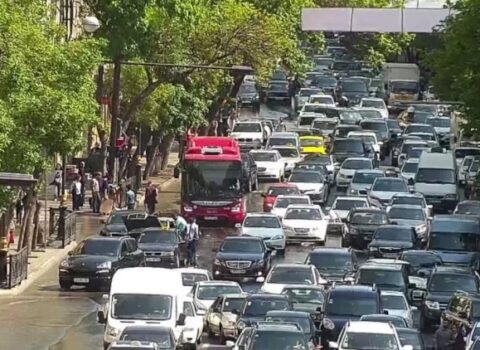 Tıxacların artması avtomobillərin sayı ilə əlaqədardır? – RƏSMİ RƏQƏMLƏR