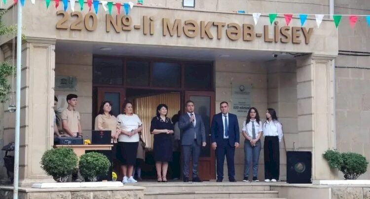 220 saylı məktəb-liseydə “Müəllimlər günü” gərginliyi – Xəbərdarlıq
