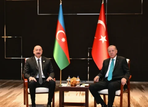 İlham Əliyev türkiyəli həmkarı Rəcəb Tayyib Ərdoğanla görüşdü
